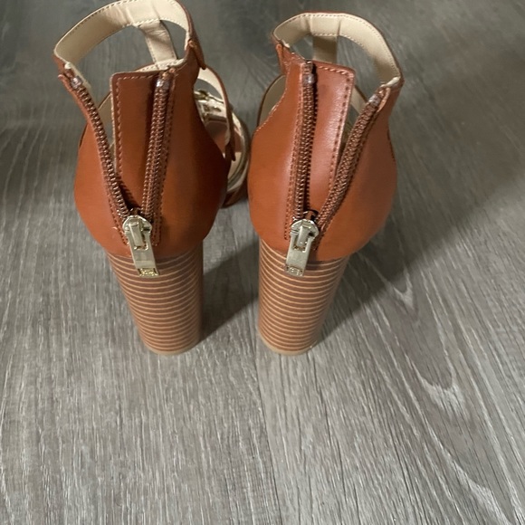 Heels - Picture 3 of 5